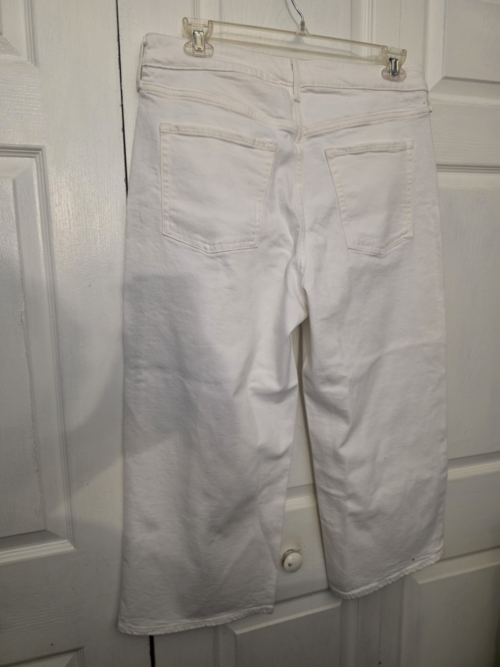 Old Navy White Cropped Straight-Leg Jeans - Picture 2 of 2